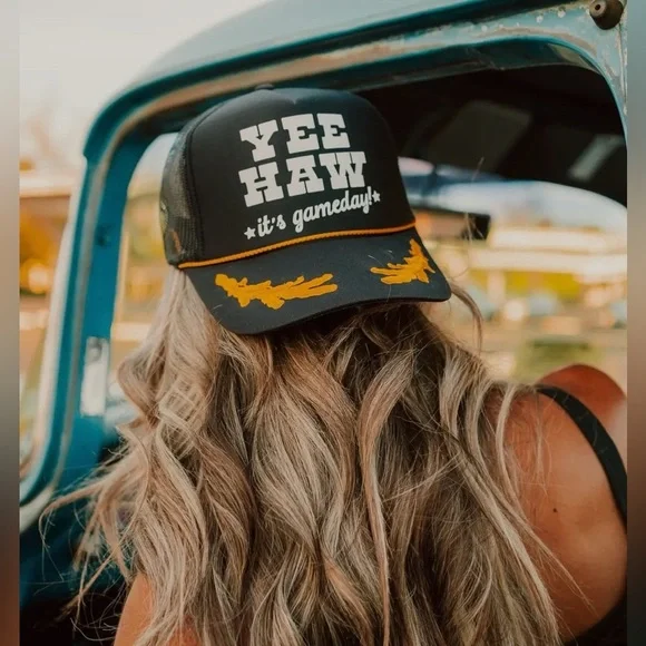 NWT Wilder Made Yee Haw Yeehaw It’s Game Day Trucker Hat Black & Gold - Picture 2 of 5